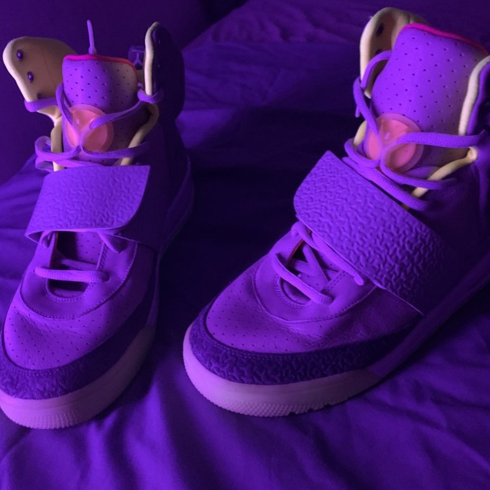 Nike Yeezy zen size 13!